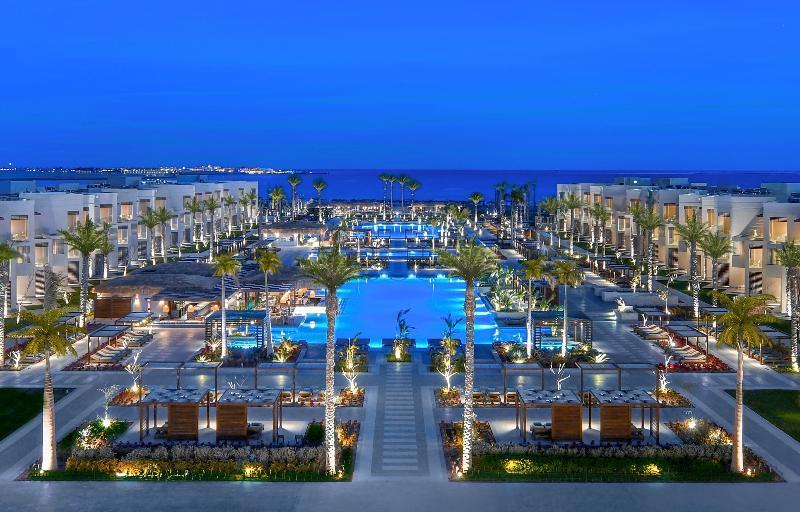 Steigenberger Resort Ras Soma Hurghada Esterno foto The resort at night