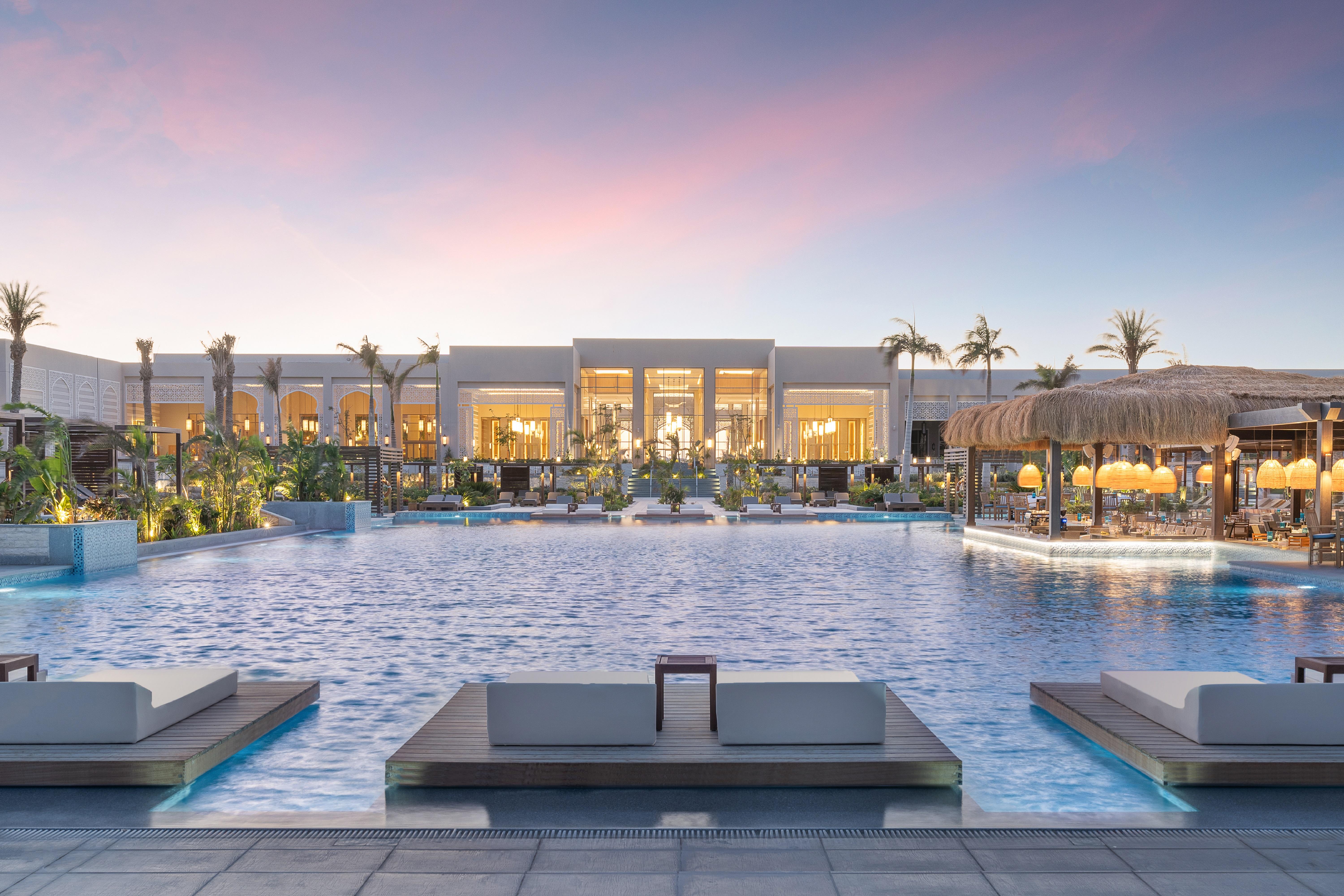 Steigenberger Resort Ras Soma Hurghada Esterno foto The resort's main pool